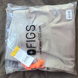 NWT Figs Kade Cargo Scrub Pants